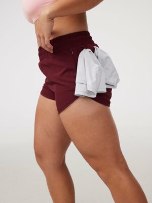 sharesto Pace Yourself Shorts in Sister