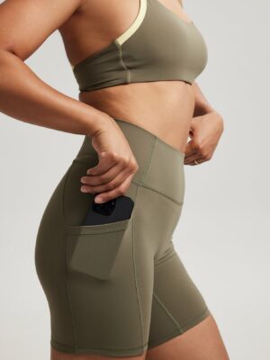 sharesto Pocket Shorts (Biker 6") in Avocado
