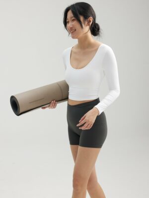Reversible Long Sleeve Crop in Yoghurt
